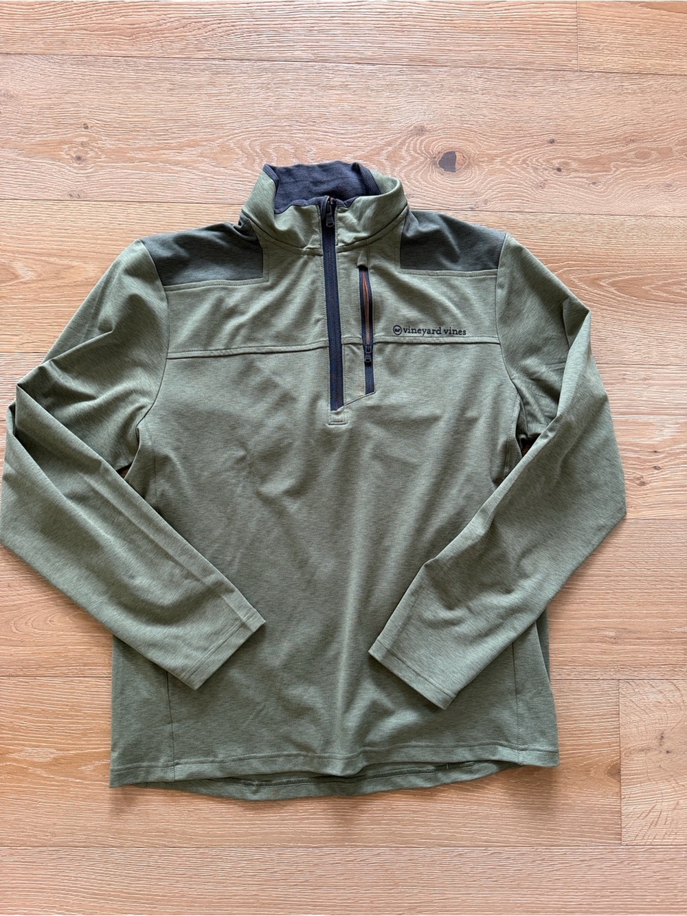 Vineyard Vines Men's Olive Green Quarter-Zip Pullover Medium
